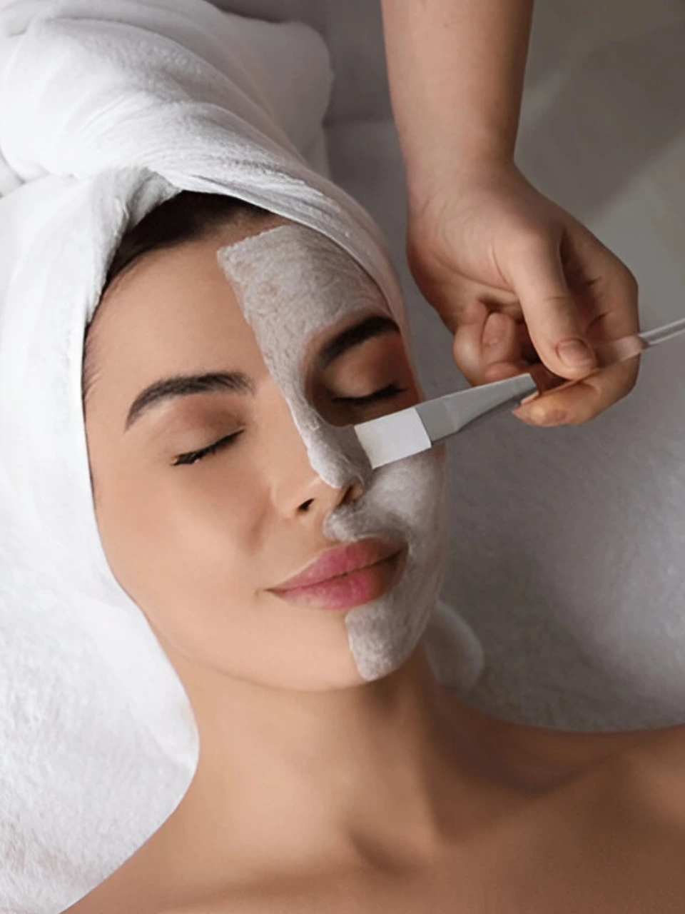 https://snipsntips.me/wp-content/uploads/2025/07/facial-ladies-.webp